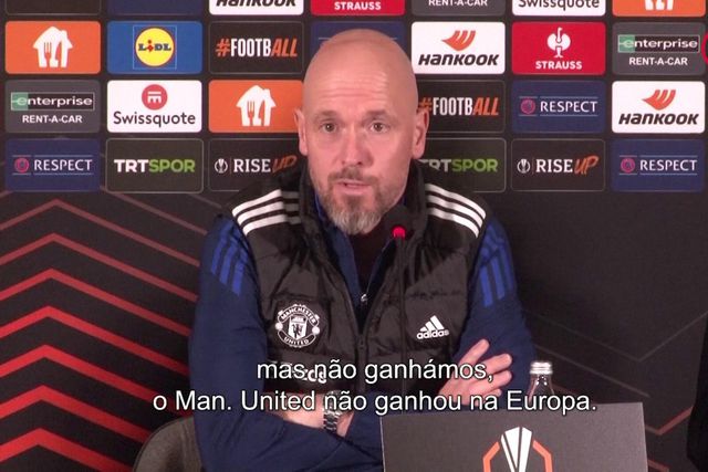 Ten Hag compara-se a Mourinho: «Ganhámos muitos troféus nos últimos anos»