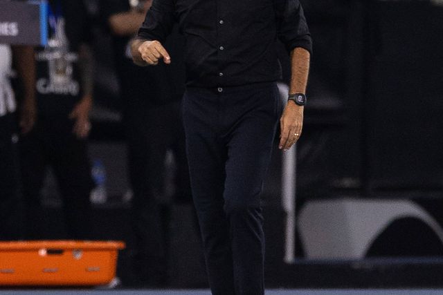 Botafogo goleia Penãrol e está a um passo da final da Libertadores