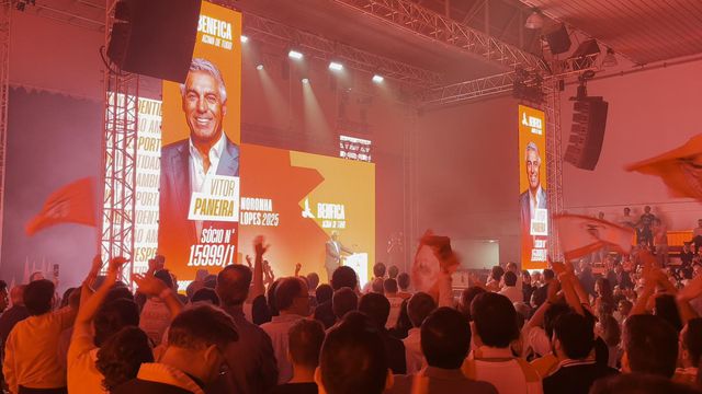 Vítor Paneira emocionado: «Às vezes temos de sacrificar a família por um bem maior, o Benfica»