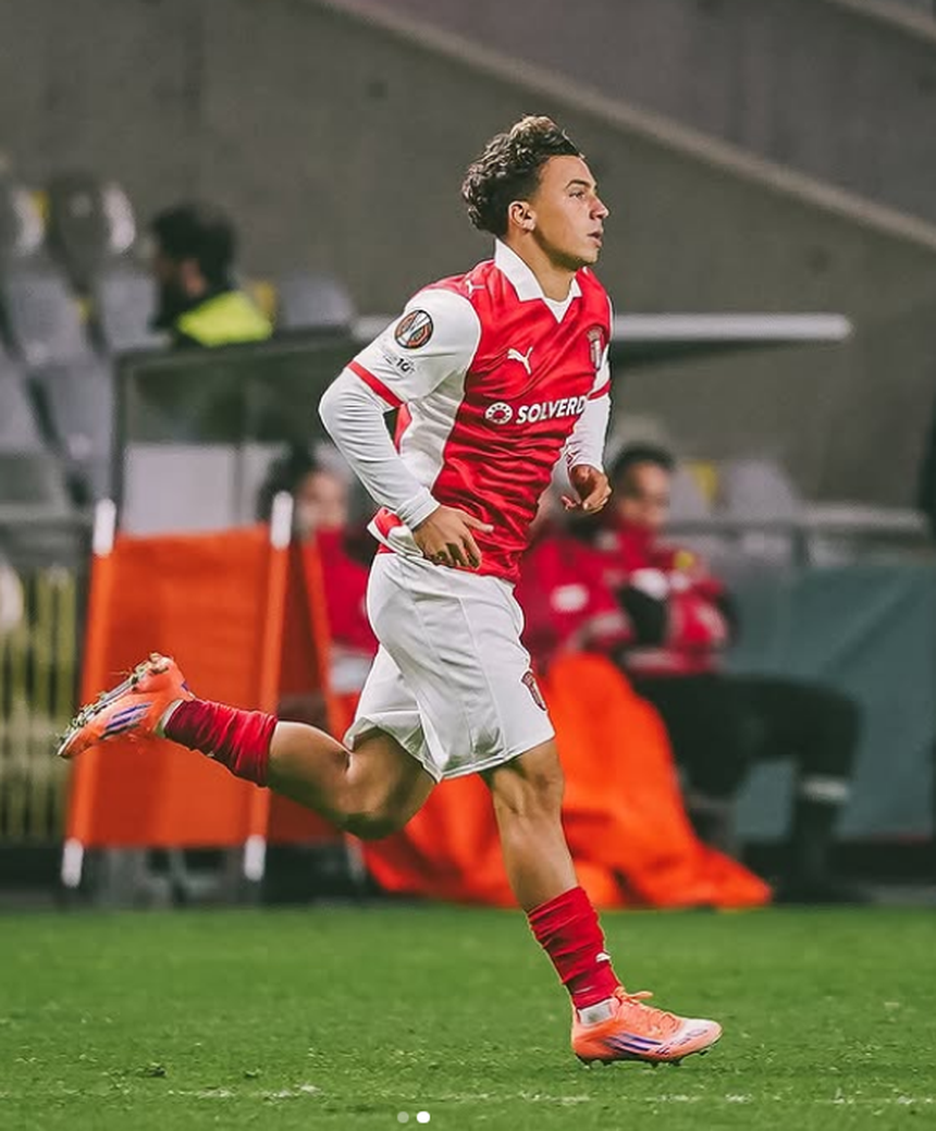 O dia 23 de outubro de 2025 jamais sairá da memória de João Aragão: debutou no mais alto patamar do emblema bracarense - Foto - SC Braga