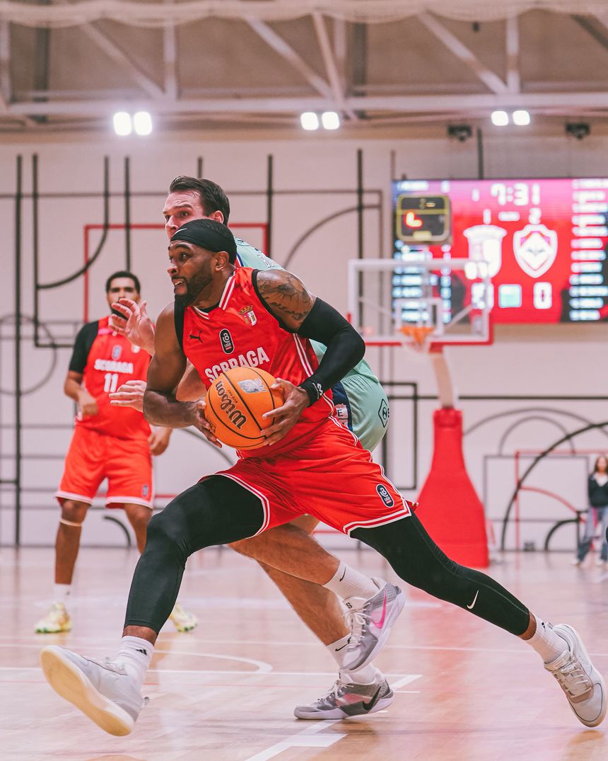 Delaney Blaylock foi a principal figura da noite ao terminar com 6/12 em triplos e 22 pontos      Fotografia FPB