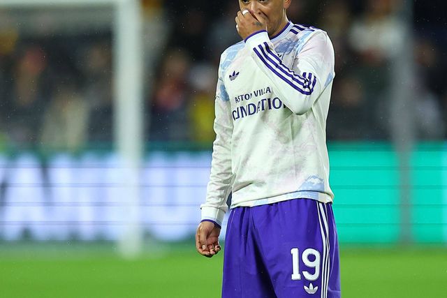 Jadon Sancho está emprestado pelo Manchester United ao Aston Villa