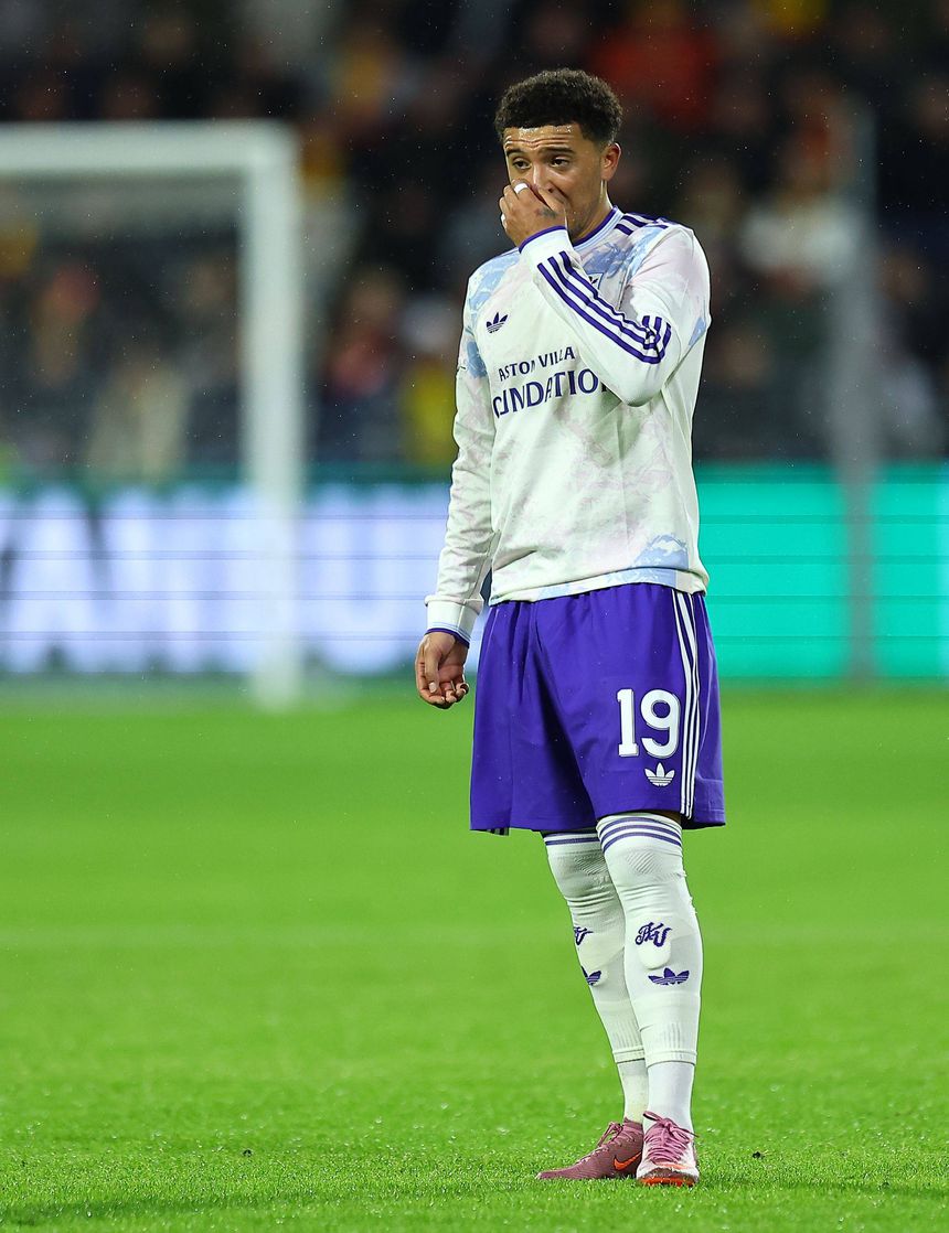 Jadon Sancho está emprestado pelo Manchester United ao Aston Villa