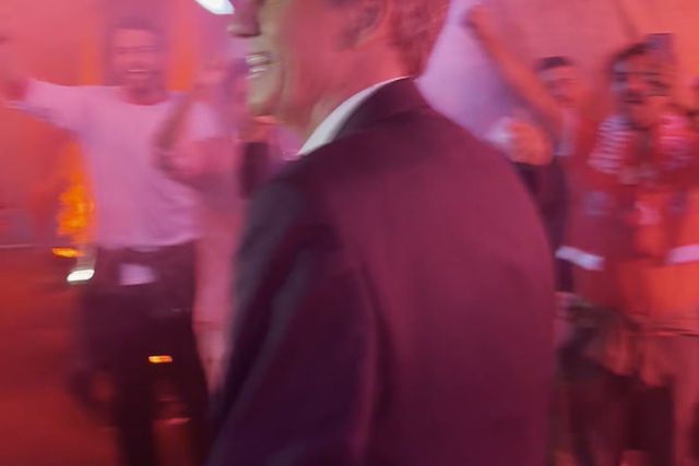 Loucura na chegada de Noronha Lopes ao encerramento de campanha