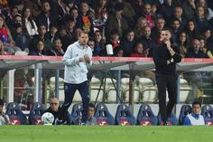 Farioli atento ao jogo. Foto: Catarina Morais/Kapta+ (Gil Vicente-FC Porto)