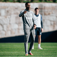 Quase dois anos depois, Ricardo volta a orientar o Famalicão de forma interina, agora diante do Rio Ave — Foto: Famalicão