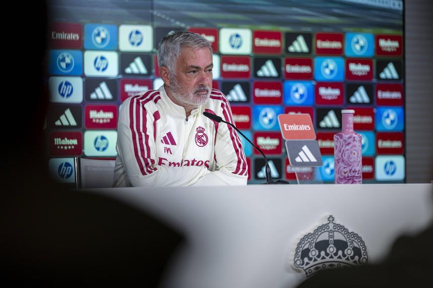 José Mourinho em conferência de imprensa