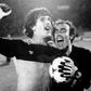 Águas (Carlos Marta), à direita, celebra vitória dos academistas em Alvalade, a 20 de janeiro de 1981, graças a um golo seu - Foto: A BOLA