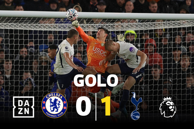 Autogolo caricato do guarda-redes do Chelsea dá vantagem ao Tottenham