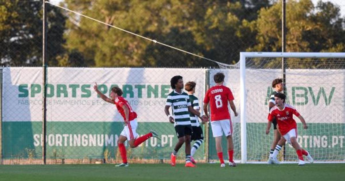 Benfica U17 beat Sporting 3-0 to extend lead in National Championship