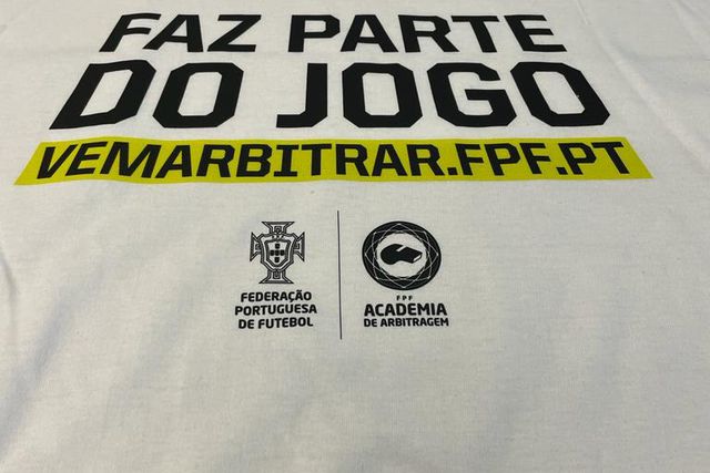 Árbitros vão usar camisola de campanha da FPF: «Faz parte do jogo. Vem arbitrar»