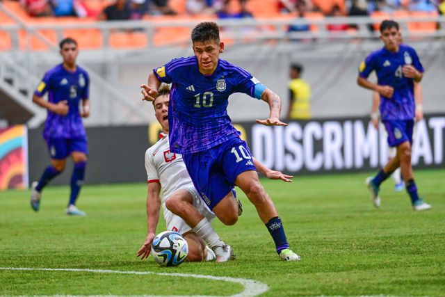 Diablito Echeverri imita Messi e destroça Brasil de Estêvão Willian