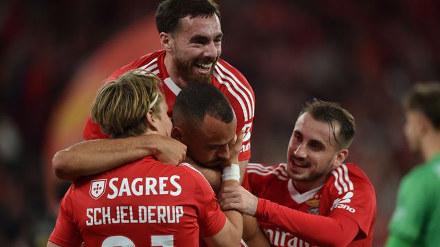 Lage anuncia uma novidade no onze