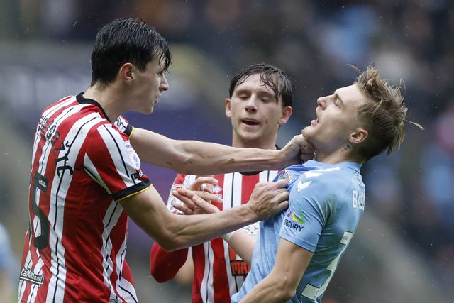 Polémica agressão no Championship: «Parecia que tinha sido atingido pelo Mike Tyson»