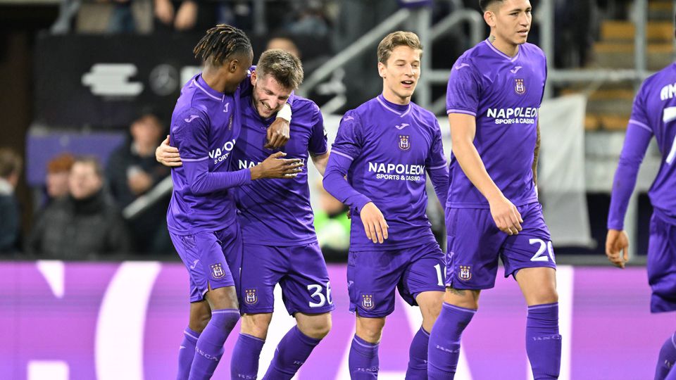 Anderlecht goleia antes da receção ao FC Porto