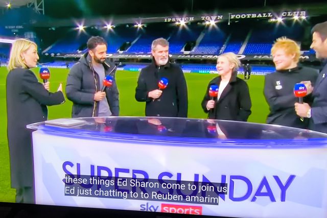 Imperdível: Ed Sheeran, adepto do Ipswich, interrompe Amorim...