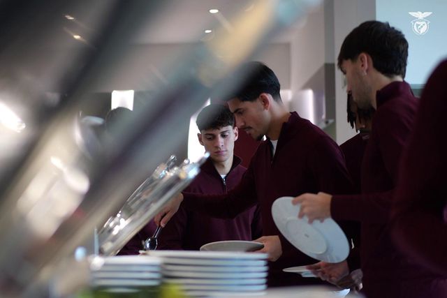 Pequeno almoço da equipa do Benfica no Seixal