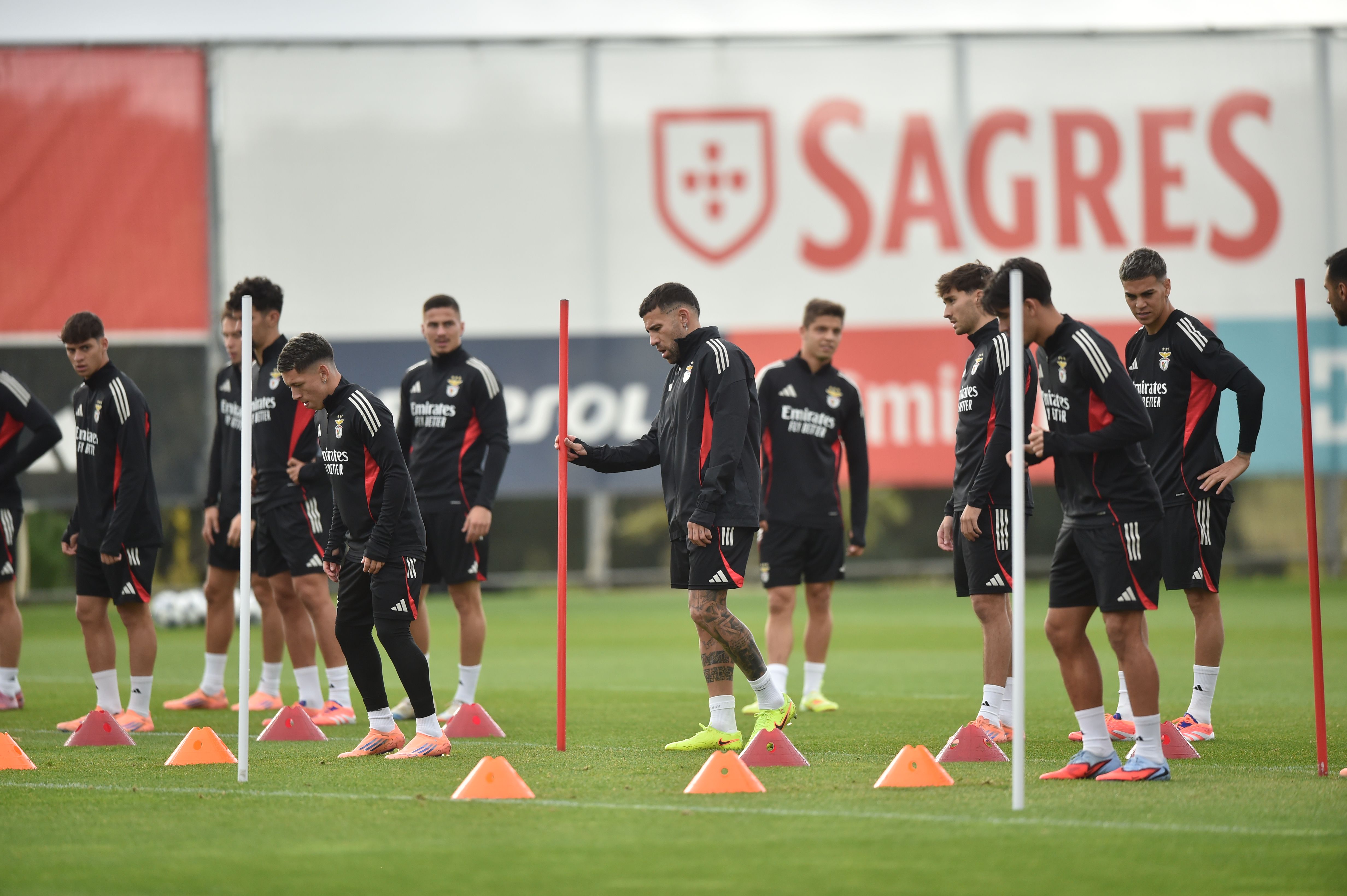 Argentinos Prestianni e Otamendi no treino do Benfica - Foto: Miguel Nunes