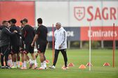 José Mourinho no treino do Benfica - Foto: Miguel Nunes