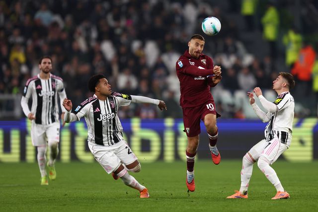 Duelo entre a Juventus e o Torino manchado por atitude de adeptos nas bancadas