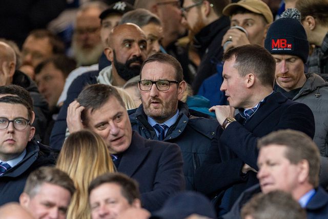 Kevin Thelwell, diretor desportivo do Rangers, a assistir a um jogo