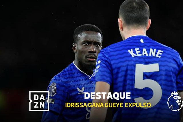 De cabeça perdida: Gueye expulso após agredir colega de equipa