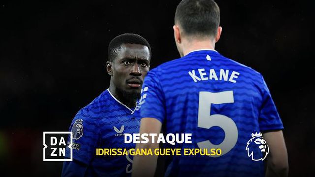 De cabeça perdida: Gueye expulso após agredir colega de equipa