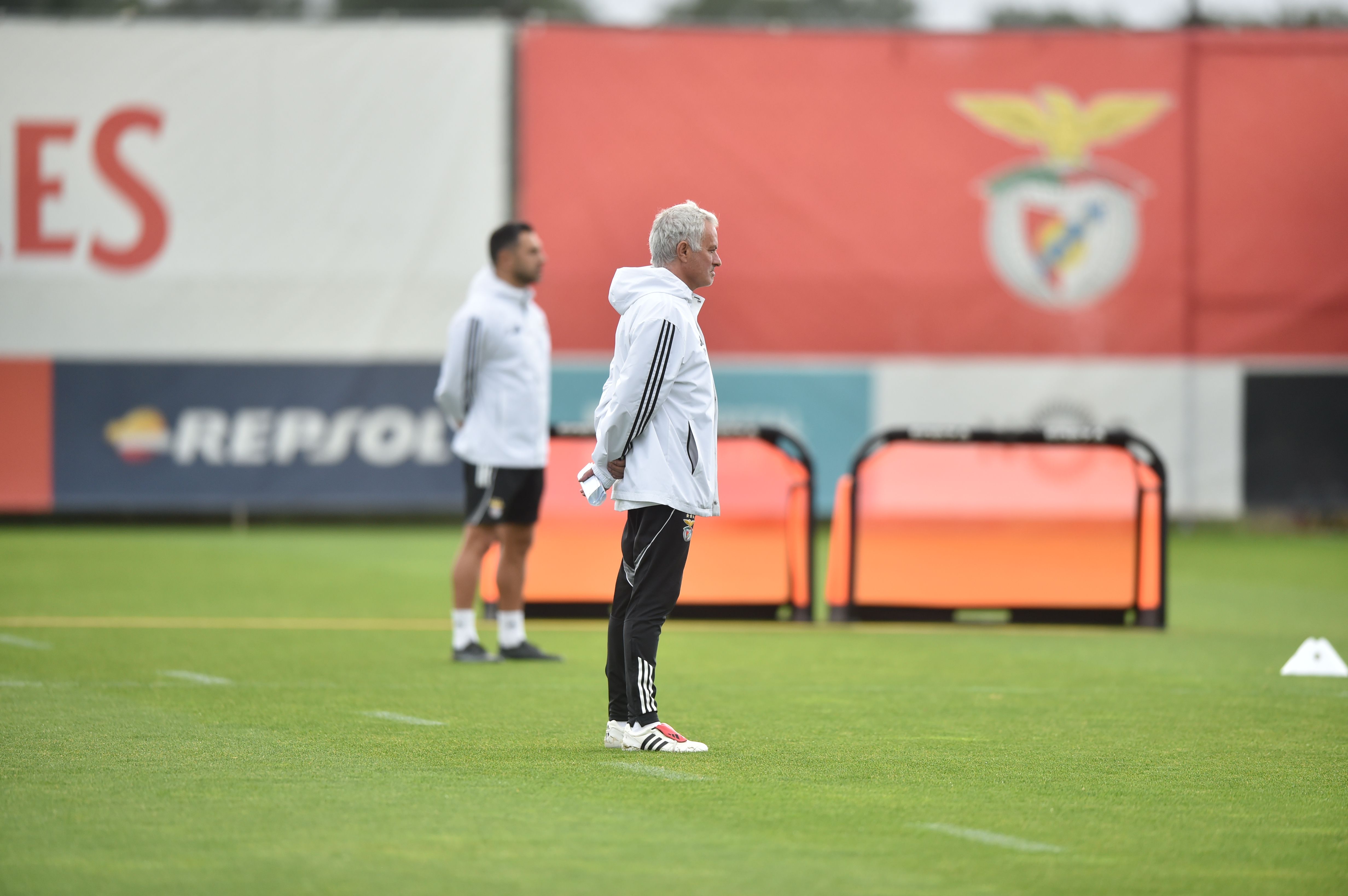 José Mourinho no treino do Benfica - Foto: Miguel Nunes