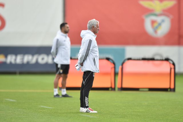 José Mourinho no treino do Benfica - Foto: Miguel Nunes