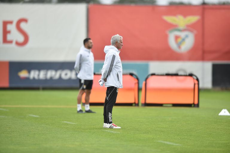 José Mourinho no treino do Benfica - Foto: Miguel Nunes