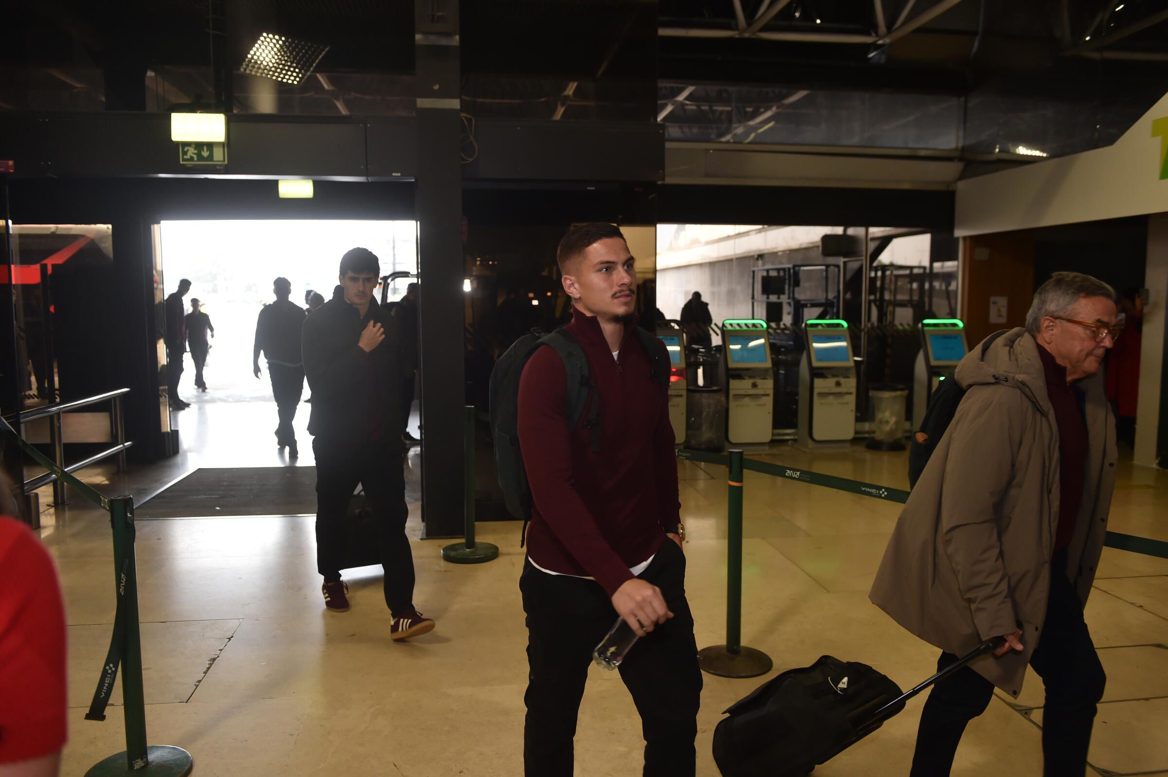 Partida do Benfica para Amesterdão - Foto: Miguel Nunes