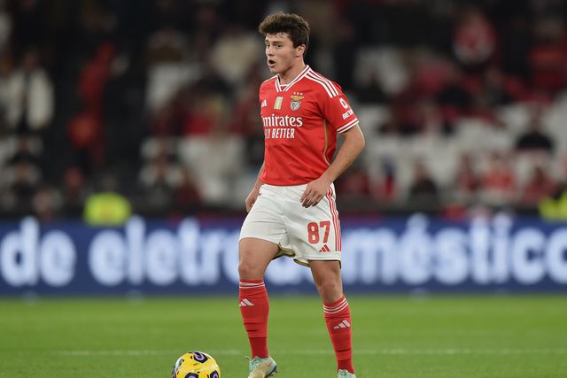 João Neves é notícia em Inglaterra mas Rui Costa não cede: 100 milhões ou nada