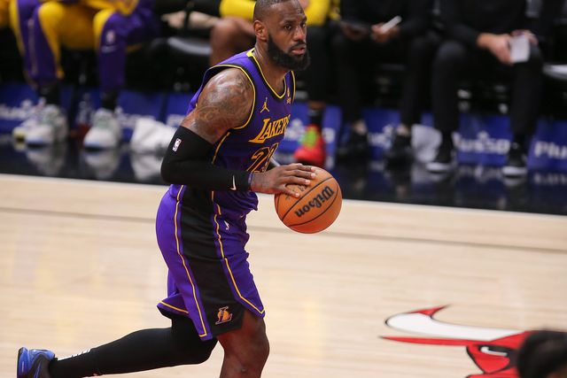 Lakers voltam às vitórias com 40 de LeBron, Pistons igualam recorde negativo de 26 derrotas seguidas