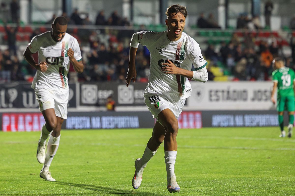 E. Amadora-Rio Ave, 1-0 Destaques do E. Amadora: Kikas muito tentou mas foi Gabriel que acertou