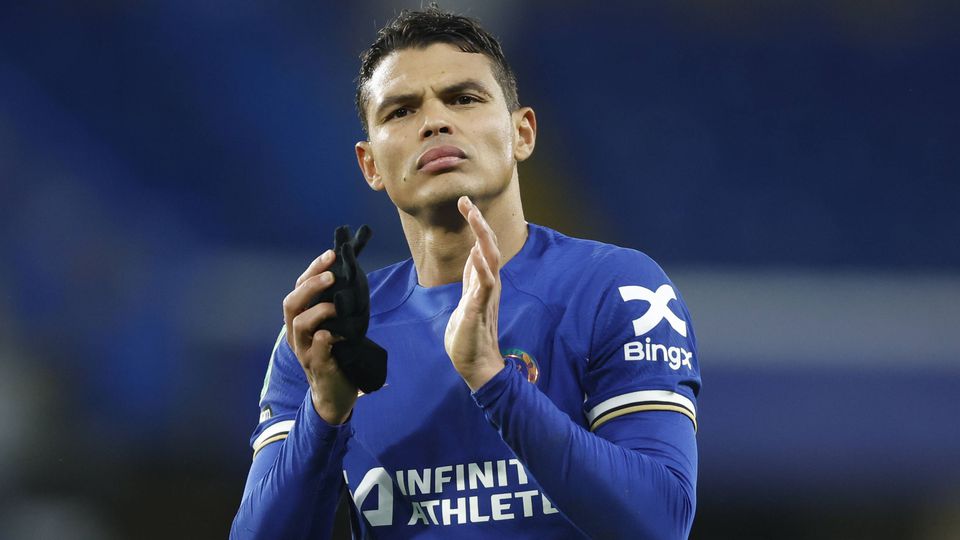 Mulher de Thiago Silva pede mudanças no Chelsea