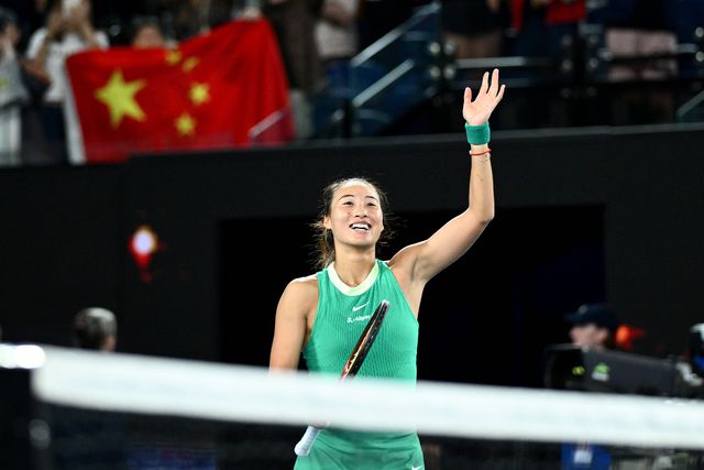 Open da Austrália: Qinwen Zheng junta-se a Sabalenka na final