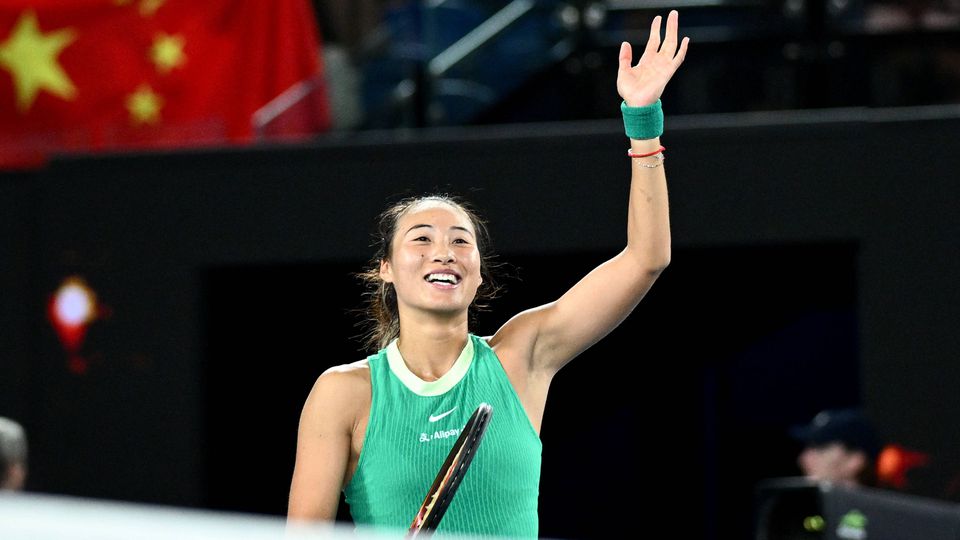 Open da Austrália: Qinwen Zheng junta-se a Sabalenka na final