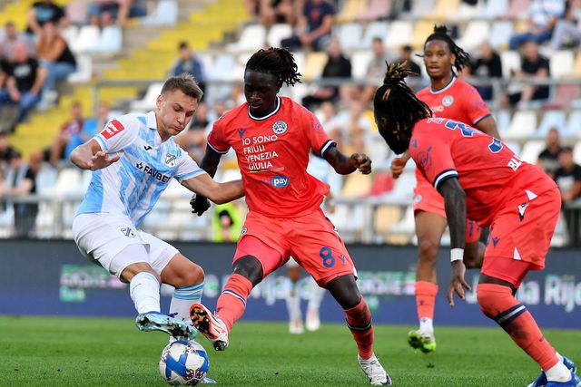 Mercado: Vizela negoceia com a Udinese por Domingos Quina