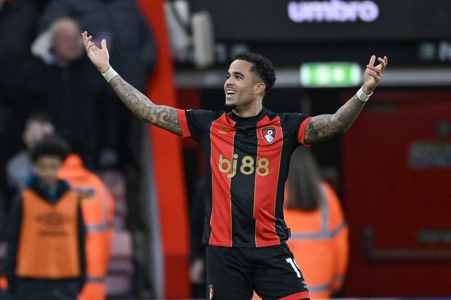 Justin Kluivert celebra golo do Bournemouth
