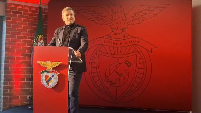 «Tempo de Rui Costa no Benfica acabou. É preciso sangue novo»