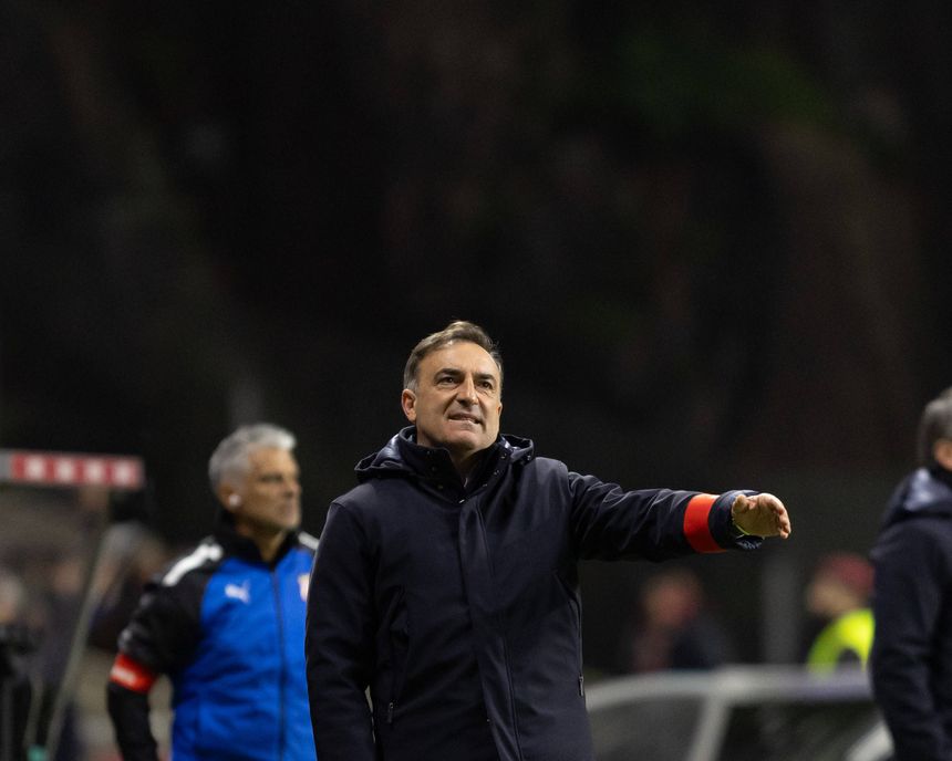 Carlos Carvalhal, treinador do SC Braga, no banco
