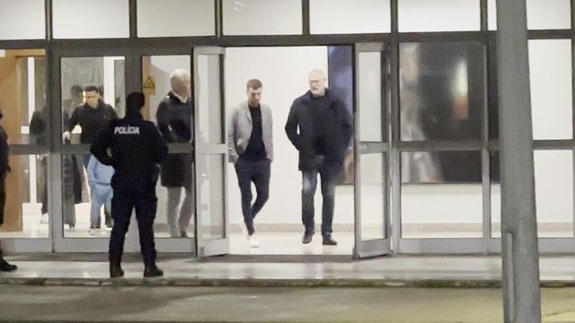 Martín Anselmi na chegada ao Porto (A BOLA)