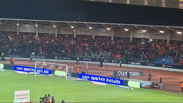 Adeptos do Benfica protestaram contra a equipa