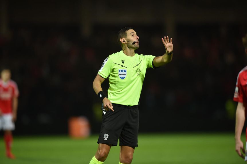 António Nobre arbitra o Benfica-Sporting - Foto: MIGUEL NUNES