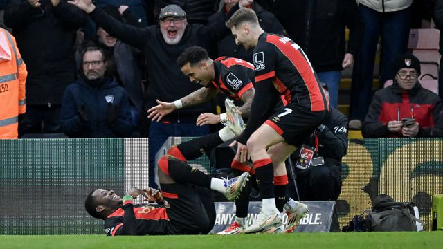 Ouattara celebra golo marcado pelo Bournemouth ao Nottingham Forest