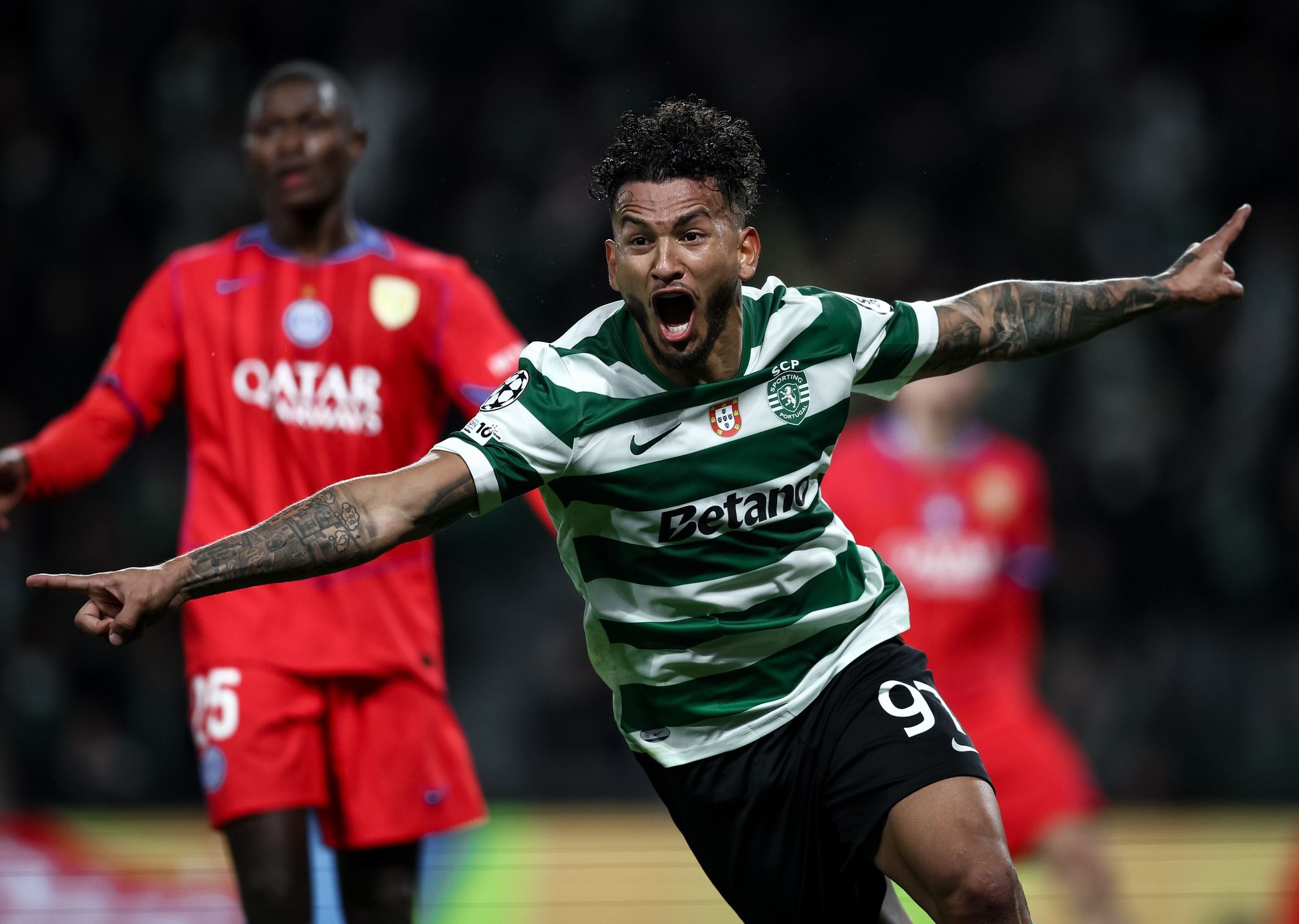 Luis Suárez será, sem surpresa, o rosto principal da linha ofensiva do leão - Foto: SPORTING CP