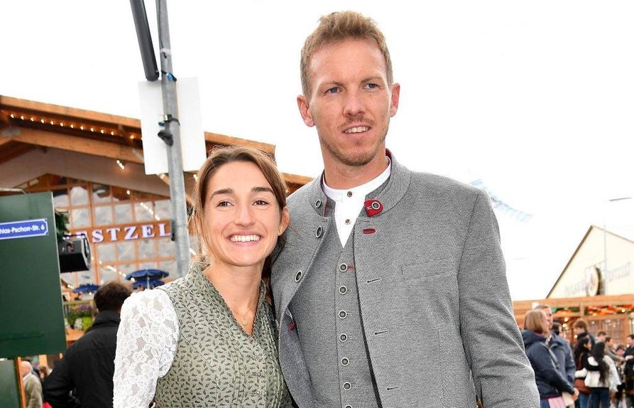Lena Wurzenberger e Juoian Nagelsmann com trajes tradicionais austríacos - Foto: X/Bild