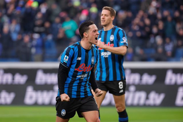 Raspadori celebra golo na estreia pela Atalanta (IMAGO)