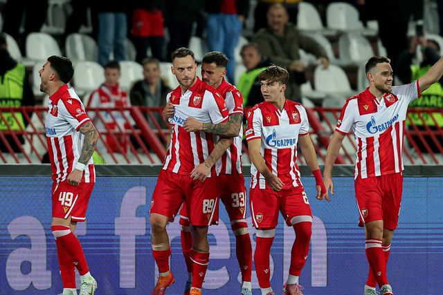 Jogadores do Estrela Vermelha estarão em ação solidária - Foto: Estrela Vermelha