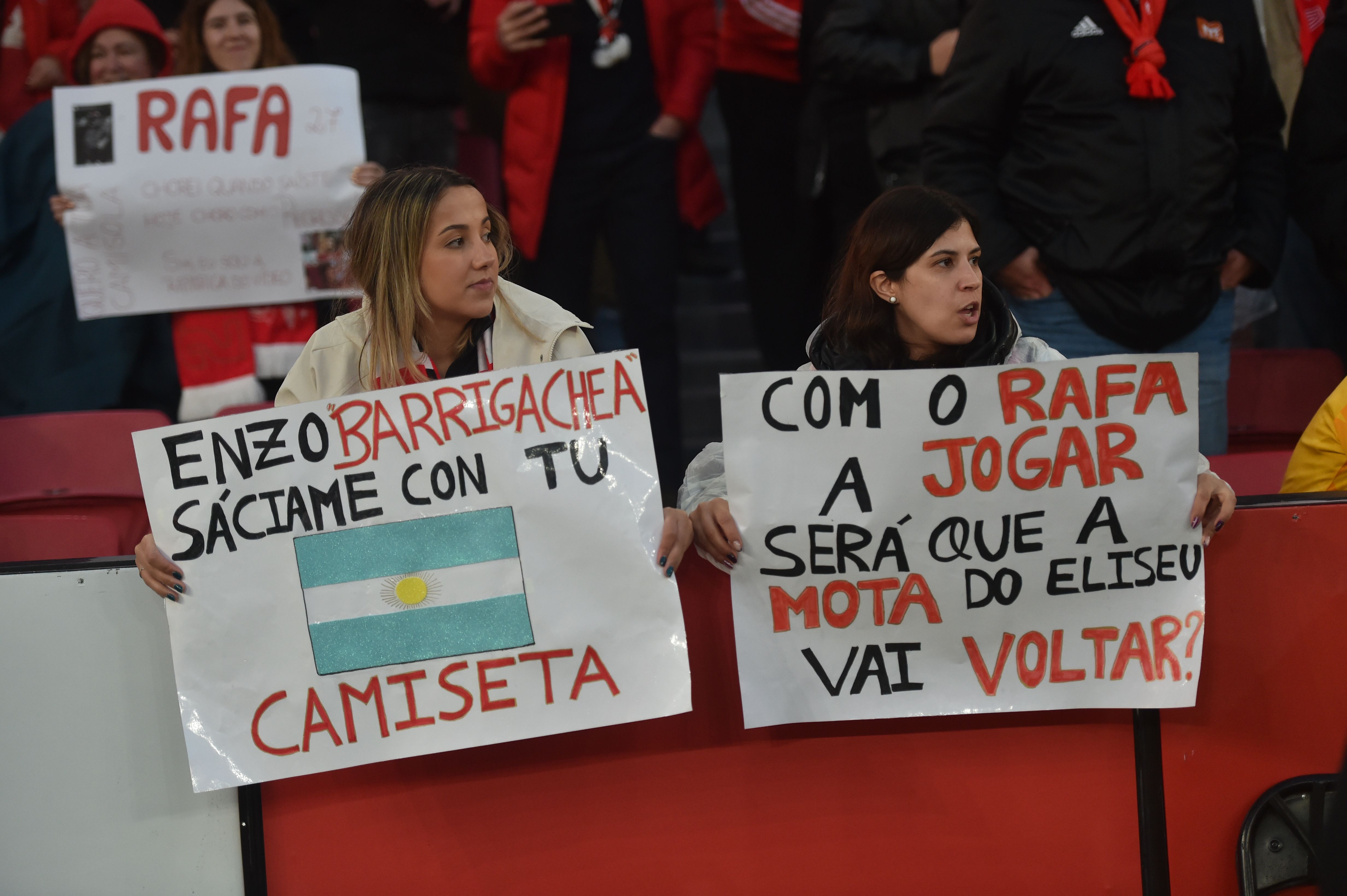 As bancadas da Luz exaltaram o regresso de Rafa  - Foto: Miguel Nunes